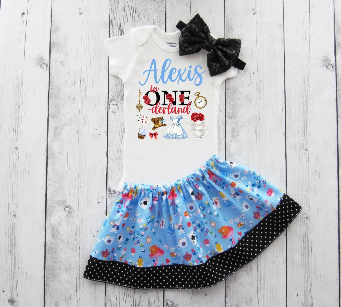 Alice in Wonderland First birthday Outfit - 1st bday dress, cake smash outfit, First birthday dress girl, mad hatter tea party birthday girl Alice in Wonderland First birthday Outfit - 1st bday dress, cake smash outfit, First birthday dress girl, mad hatter tea party birthday girl