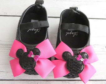 REBAJAS - Zapatos de Minnie Mouse rosas y negros - zapatos para primer cumpleaños, primeros pasos, mocasines, zapatos negros con brillantina, zapatos de cuna rosas de Minnie Mouse