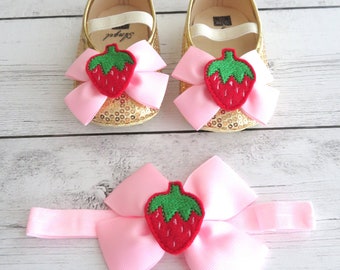 Zapatos y diadema de primer cumpleaños de fresa en rosa claro y rojo - primer cumpleaños de fresa, fiesta de cumpleaños de verano, zapatos de niño dorados