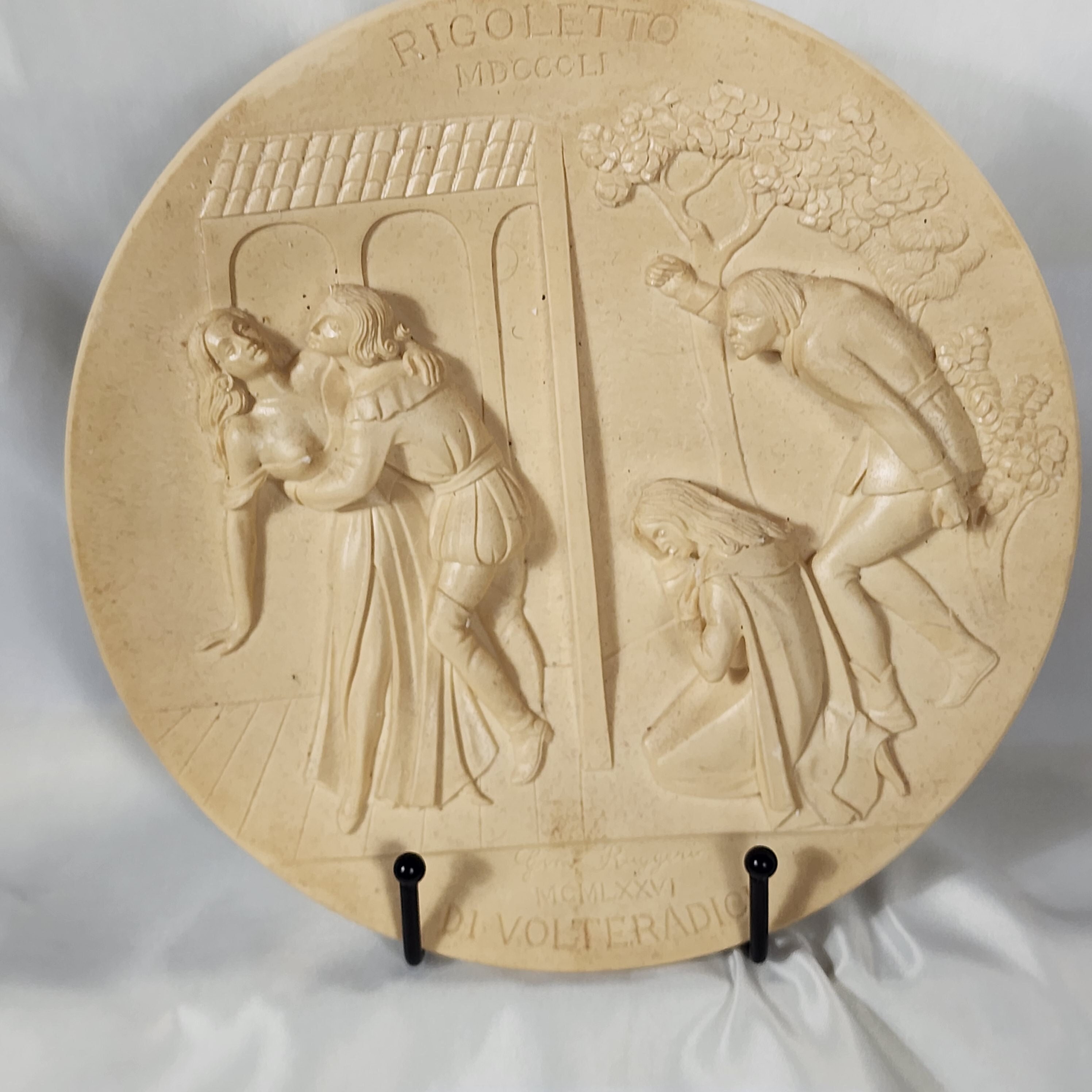 La Scala Grand Opera Collection First Edition Ivory Alabaster Rigoletto 8.5" 3D 1976 Di Volteradici Collectors Plate