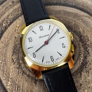 Vintage Lucerne Acrylique Suisse Fabriqué Mécanique Vent Up Montre
