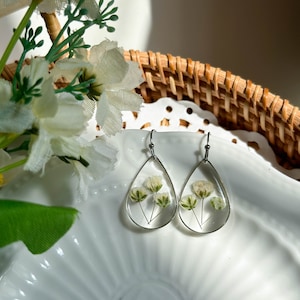 Baby&#39;s Breath Real Flower Earrings, Gypsophila Pressed Flower Earring, Dried Flower Resin Earring, Natural Jewerly, Graduation Birthday Gift