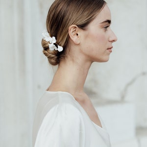 EMMA HAIRCOMB Bridal hair Accessories, Bridal comb, Flower Comb, Porcelain Flower Comb image 2