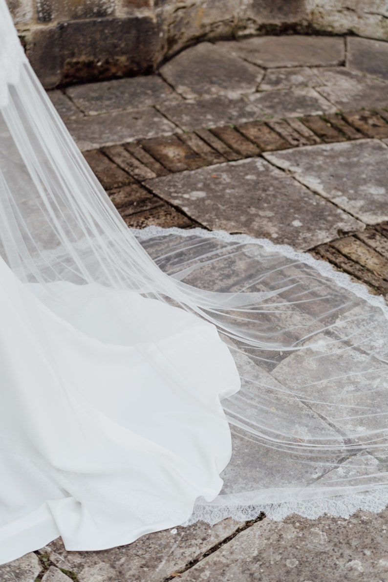 GIGI LACE VEIL Chantilly lace two-tier wedding veil image 4