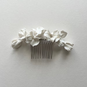 EMMA HAIRCOMB Bridal hair Accessories, Bridal comb, Flower Comb, Porcelain Flower Comb image 5