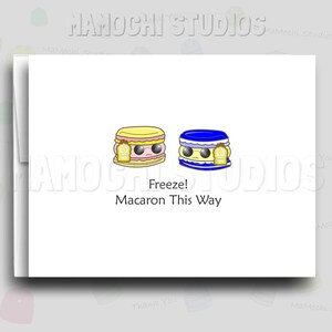 Congelare! Macaron This Way - Biglietto d'auguri per le forze dell'ordine, Biglietto felice e premuroso, Biglietto di compleanno, Regalo umoristico di giochi di parole nerd, Per lui, Regalo per papà