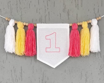 Striscione per seggiolone Daisy, striscione per seggiolone, ghirlanda di torta pastello per ragazza, striscione per il primo compleanno, striscione con nappe in filo