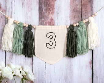 Uno striscione per seggiolone, striscione per seggiolone, striscione per primo compleanno, striscione con nappe in filo, baby shower, striscione di compleanno, decorazioni di compleanno