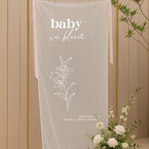 Stoffen bord baby in bloei, bord baby in bloei met lint, modern bord baby in bloei, stoffen babyshower bord, met strik, decor babyshower,