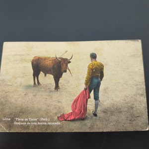 Rare carte postale du Pérou vintage des années 1920 : illustration de tauromachie, authentique objet de collection pour les amateurs d'histoire