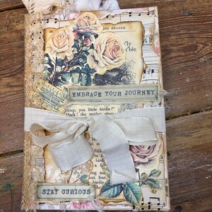 Diário Shabby Chic Junk com 40 páginas, bolsos e etiquetas para itens efêmeros, papéis country e fitas vintage Embrace Your Journey, papéis lindos
