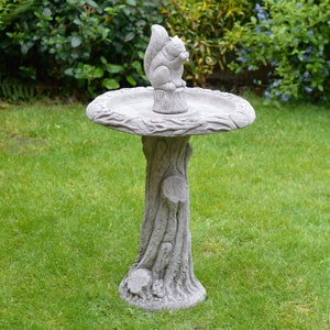 Handgegossene Stein Große Eichhörnchen Vogeltränke - Beste Qualität Hoch detaillierte Garten Ornamente Dekor.