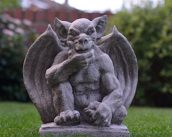 Winged Gargoyle Garden Statue – Hand-Cast Stone Ornament