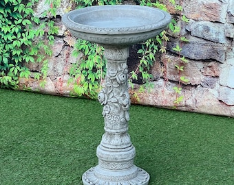 Handgegoten stenen roos vogelbadvoederbak - beste kwaliteit, zeer gedetailleerd decor voor tuinornamenten.