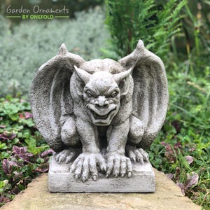 Gothic Gargoyle Garden Statue Ornament -  Best Quality Highly Detailed Garden Ornaments Halloween Decoration Pillar Cap