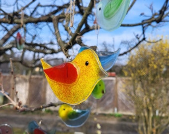 Vogel aus Glas, Glasvogel als farbenfroher Sonnenfänger, Dekoration für Garten Terrasse oder Fenster.