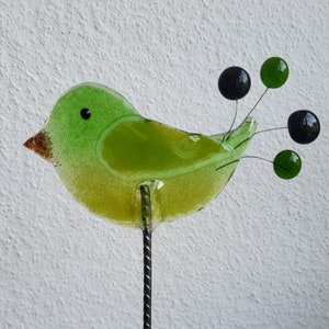 Vogel aus Glas, Gartenstecker Glasvogel als fröhliche Dekoration für Garten Balkon oder auf der Terrasse grün pistazie