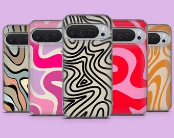 Puede incluir: Una colección de cinco fundas para teléfono con diseños abstractos y coloridos. Las fundas presentan patrones arremolinados en tonos de marrón, rosa, rojo y naranja, con un diseño en blanco y negro en el centro. Fondo morado claro.