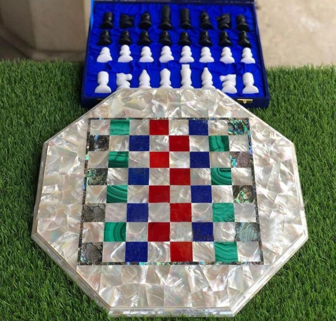 Random Work Chess Board With Chess Pieces, Indoor Game Chess Set ...