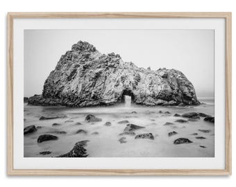 Fotografía de la playa de Big Sur: Paisaje costero en blanco y negro