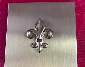 Vintage Fleur de Lis Makeup Compact Gold