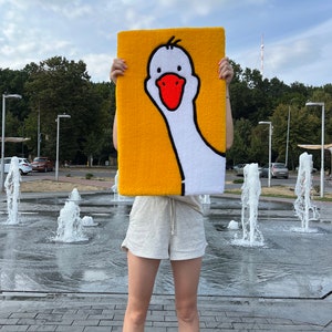 Handmade Funny Goose Rug | Custom Color Options | 100% Acrylic Yarn | 67x42cm