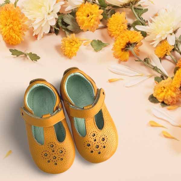Poco Nido Barefoot Toddler Shoes | Mustard Yellow Star Punch T Bar Shoes | Mighty Shoes, Size Eur 22. Infant uk 5 | Leather shoes