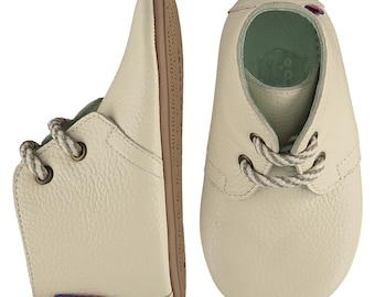 Zapatos para niños pequeños descalzos Poco Nido / Botas con cordones en blanco roto / Zapatos Mighty / Zapatos de cuero / Forro de cuero / 21 EUR