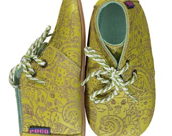 Botas de piel verde pistacho para niño de Poco Nido / Aptas para pies descalzos, 23 EUR