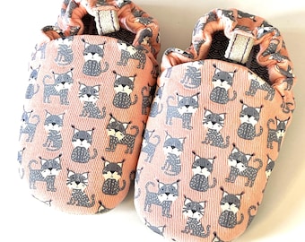 Zapatos pequeños con estampado de gato Lynx de Poco Nido / zapatos de bebé de suela blanda / Talla 20 EUR 4 UK / Apto para pies descalzos