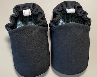 Black Mini Shoes Size Eur 18 | soft soled baby shoes | baby slippers | pre-walking shoes | first walking shoes | baby moccasins | crib shoes