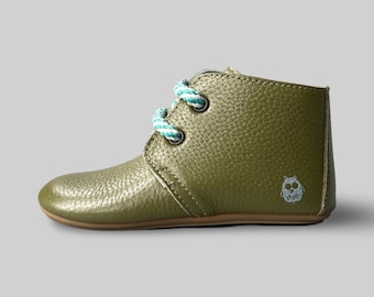 Zapatos para niños pequeños descalzos Poco Nido / Botas con cordones verde musgo / Zapatos Mighty / Zapatos de cuero / Forro de cuero