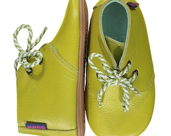 Zapatos descalzos para niños pequeños Poco Nido / Botas verdes con cordones / Zapatos Mighty / Zapatos de cuero / Forro de cuero / EUR 20/23