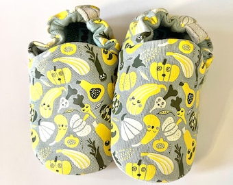 Zapatos pequeños con estampado de calabaza de Poco Nido Harvest / zapatos de bebé de suela blanda / Talla 18 (Eur.) 2 (UK.) / Apto para pies descalzos