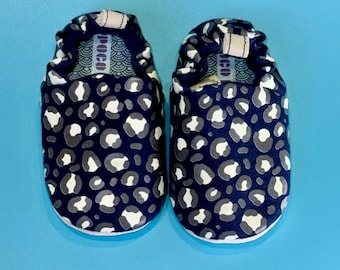 Boxed Poco Nido Mini Shoes | Eur 18, UK 2, 6-12m | Soft soled shoes | baby slippers | First Shoes | Chrome Free Suede | Navy Leopard Print