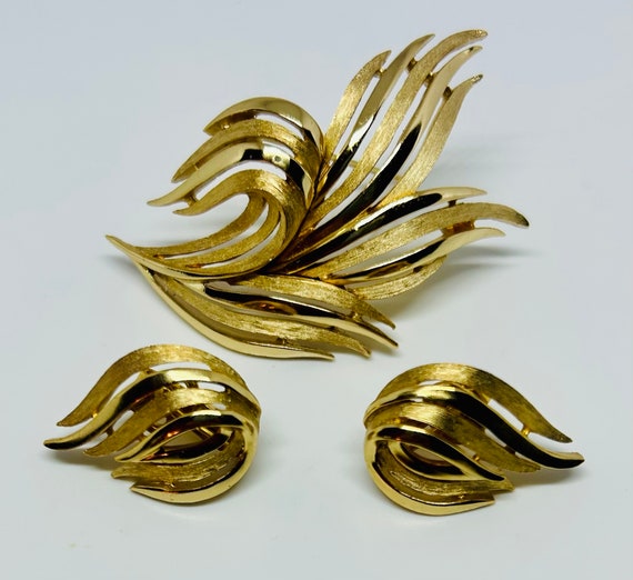 Trifari Set: Gold Pin and Earring - image 1