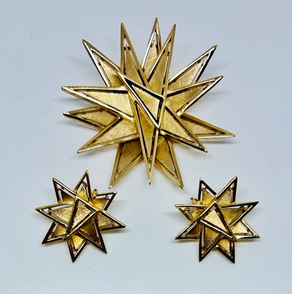 Trifari Set: Gold Star Pin and Earrings - image 1