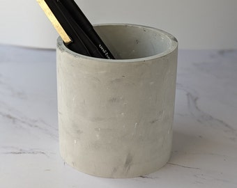 Organic modern concrete container | cement pencil cup | concrete pen holder | marble-colored office decor | minimalist | Nordic