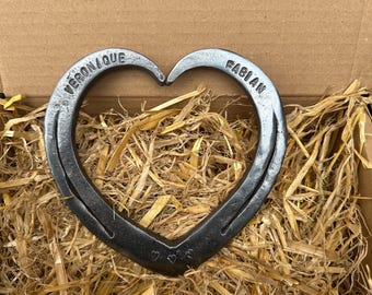 GRAVURE GRATUITE - 6e anniversaire de mariage de fer | Cœur de fer à cheval - Véritable véritable fer à cheval d'occasion forgé à la main par le maréchal-ferrant, cadeau d'anniversaire parfait