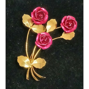 Vintage Unmarked Goldtone Leaf And 3 Red Rose Brooch Pin Beautiful