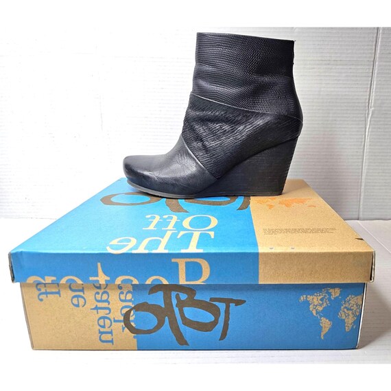 OTBT Dharma Womens Black Leather Wedge Ankle Boots Size Nice
