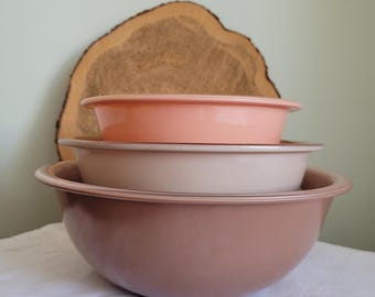 Vintage PYREX Autumn rainbow clear glass bottom- Nesting bowls- Mixing bowls