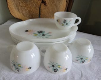 Vintage Federal Glass Atomic Flower snack set of 4