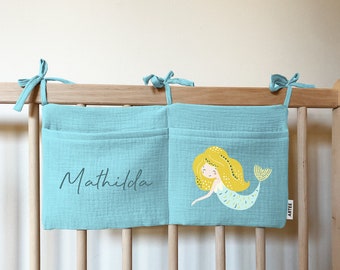 Personalisierter Babybett Organizer Meerjungfrau aus Musselin ideal als Geschenk zur Geburt Geburtstag Baumwolle