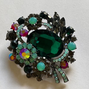 Multicolor Hijab Brooch Pin, Emerald Stone with Red Black Flower and Leaf Design Abaya Pin Accessories, Vintage Luxury Fashion Pin