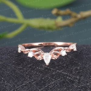 Vintage pear shaped curved wedding band Rose gold moissanite wedding band unique diamond stacking matching wedding band Bridal Gift women