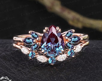 Unique Pear shaped Alexandrite engagement ring sets Vintage 14K Rose Gold Promise Ring Art deco bridal sets Anniversary gifts Ring for women
