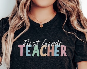 Camiseta fofa de professor da primeira série | Camisetas de professores | Primeiro dia de aula | Equipe da primeira série | Camiseta da equipe de professores | Camiseta da escola primária