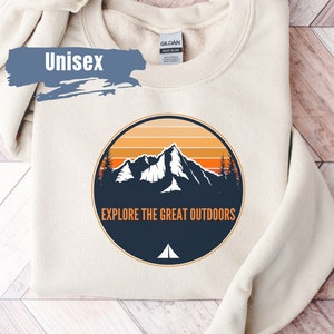 Erkunden Sie die Natur Sweatshirt | Camping Geschenk | Berge Zitat Pullover | Lager-Sweatshirt | Abenteuer Sweatshirt | Outdoor Rundhalsausschnitt
