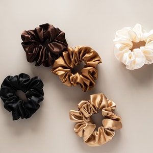 Coletero de satén en tonos neutros / 5 colores / Ideas de regalo para el cabello